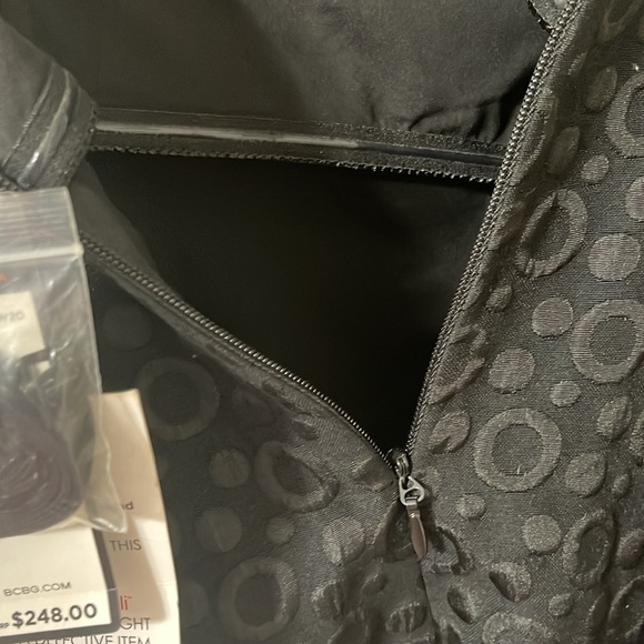 Black short dress by BCBG MAXAZRIA Size 2 - Picture 10 of 10